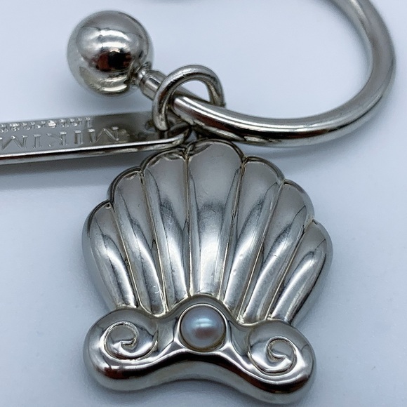 Mikimoto Pearl Shell Silver-Tone Key Ring Holder - Picture 5 of 6